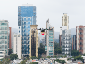 DRONE-COM-CAIXA-ACOPLADA-CIDADE Image courtesy of Speedbird Aero